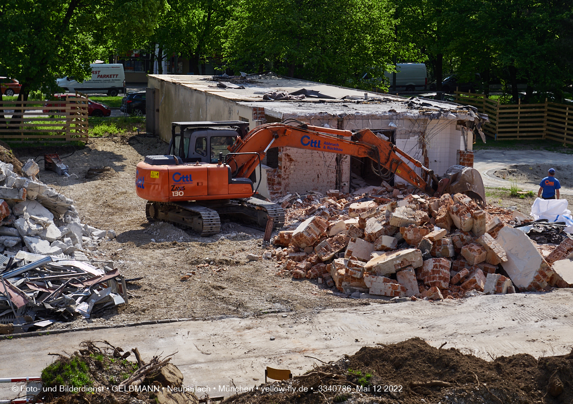 12.05.2022 - Baustelle am Haus für Kinder in Neuperlach